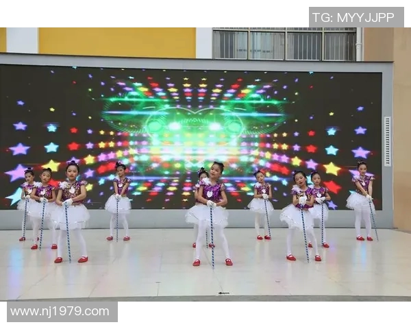 足球明星护体照片全景展示尽显风采与个性魅力